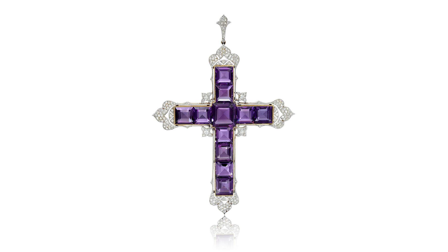 20221229_Princess Diana cross pendant.jpg