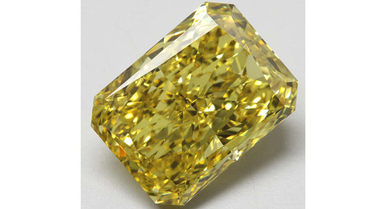The top lot of De Beers’ upcoming sale of exceptional diamonds from other companies is this internally flawless rectangle-cut fancy yellow diamond that is 15 carats. 20170808_yellow-diamond.jpg