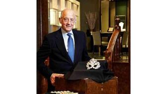 Henry Dunay with the “Lachrymosa” diamond mask