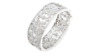 The “Chadwick” diamond and 18-karat gold cuff rents for $260 on Adorn.com. Its retail value is $26,250. 20160907_Adorn-bracelet.jpg