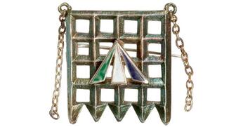 20201009_Suffragist_jewelry_Holloway_pin.jpg