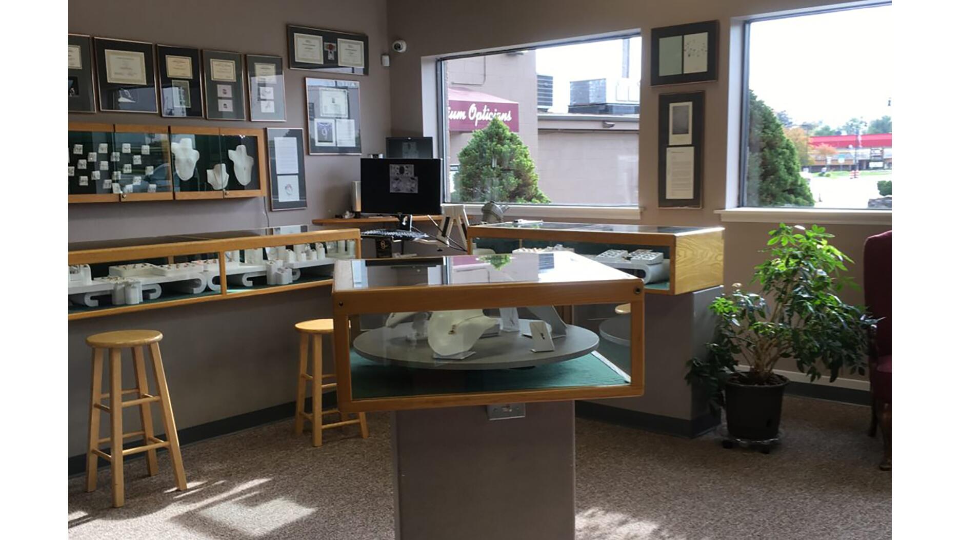 20221011_Austin & Warburton.jpg