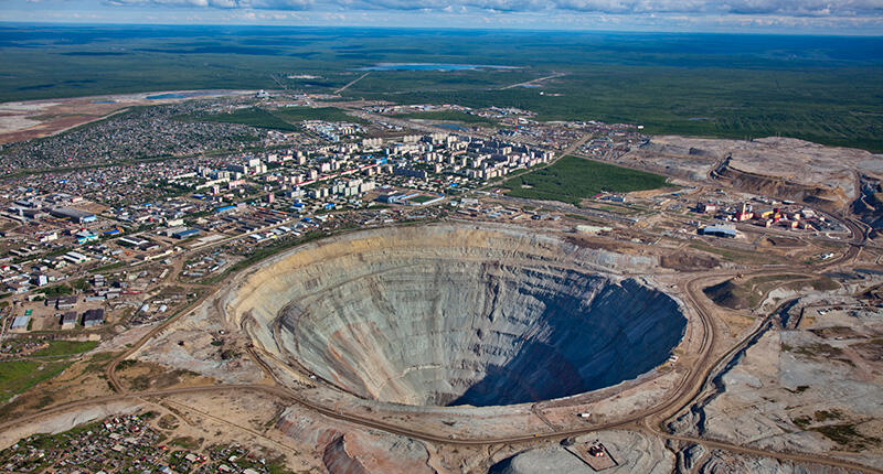 Alrosa’s Mir diamond mine in Siberia 2017_Alrosa-Mir-mine.jpg