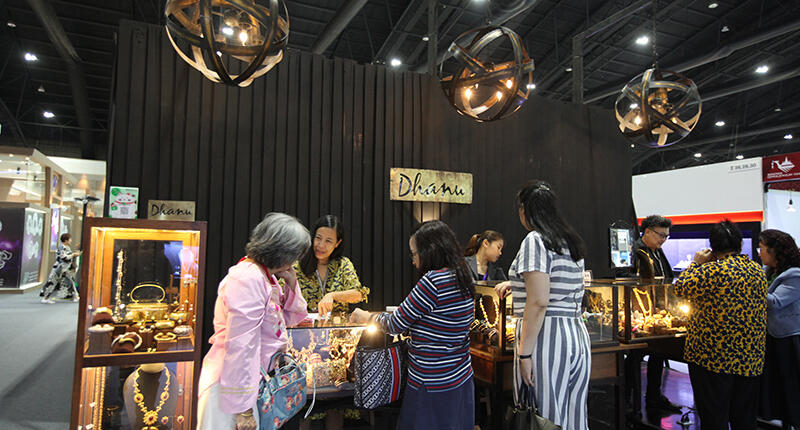 The 61st Bangkok Gems and Jewelry Fair was held from Feb. 21 to 25 under the theme “Heritage & Craftsmanship.” 20180228_BKK-show.jpg