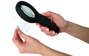 Sy Kessler has released the new GemOro iView illuminated magnifier, which will be available at authorized GemOro dealers at an introductory price of $19.95. 111814_SupplierNews-Article.jpg