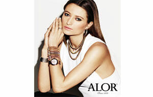 Noot Seear is the face of Alor’s new advertising campaign, which is promoting the return of the company selling “Alor” jewelry. Seear has walked the runways for a number of designers, been the face of two fragrances and had a role in the Tw 022714-Alor-article.jpg