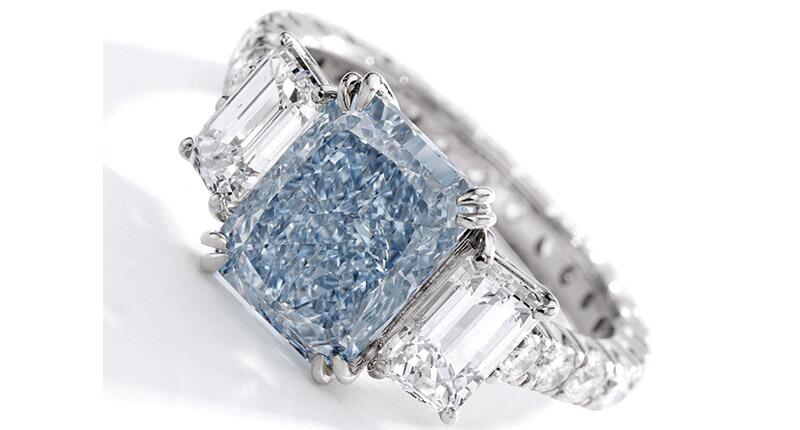 202000427_Blue-diamond.jpg