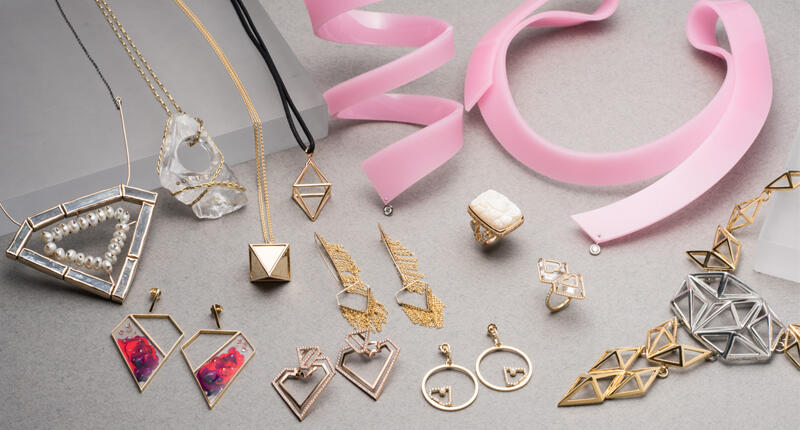 These are the 11 one-of-a-kind jewels to be auctioned off at Art Miami. 20161116_DiamondsUnleashed-1HEADER.jpg