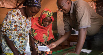 A team from the GIA and Washington, D.C.-based non-governmental organization Pact traveled to the Tanga region in Tanzania to train about 45 female miners with the booklet. 20170406_GIA-pilot.jpg