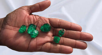 Fedesmeraldas will hold a second World Emerald Symposium from Oct. 12 to 14 in Bogotá, Colombia, to discuss the sector’s challenges and opportunities. Pictured here are some emeralds found at initial bulk sampling of the Coscuez site, now owned by Fura Gems. 20180808_Fura-Rough.jpg