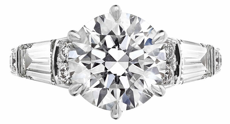 Like her cousin-in-law, the Duchess of Sussex, Prince Beatrice of York received a diamond engagement ring, as announced last week. 20190930_Beatrice.jpg