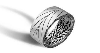 John Hardy was one of the brands mentioned by a number of jewelers in the latest survey as a best-seller in the “bridge” jewelry category. This is the brand’s “Lava” hinged bangle in silver with black sapphires from the recently launched Modern Chain collection. 20160921_John_Hardy.jpg