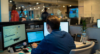 Govberg Jewelers’ renovated headquarters in the suburbs of Philadelphia features a “trading floor” on the second level, where associates engage with clients across the world. 20170824_Trading-floor.jpg